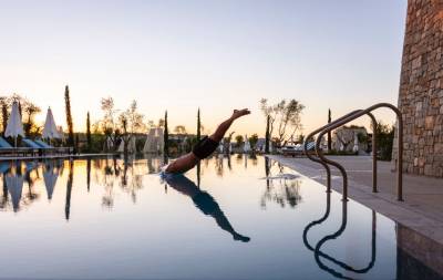 Συμπεριληπτική φιλοξενία στο W Costa Navarino