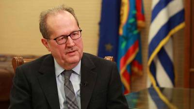 Νίκας προς Τατούλη: "Συνομήλικέ μου Πέτρο, ούτε κουρασμένος αισθάνομαι ούτε μεθυσμένος (!) είμαι"