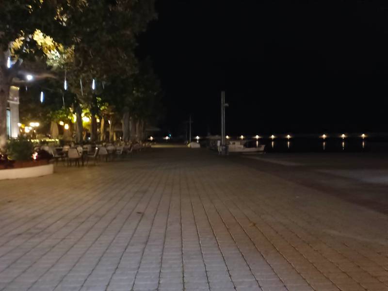 Στα σκοτάδια ο μόλος του “Πανελληνίου”