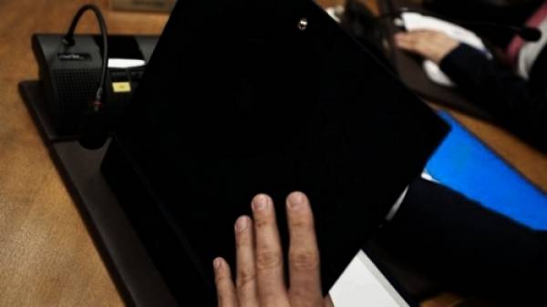 Μόνο η σύνθεση φέρνει αποτέλεσμα
