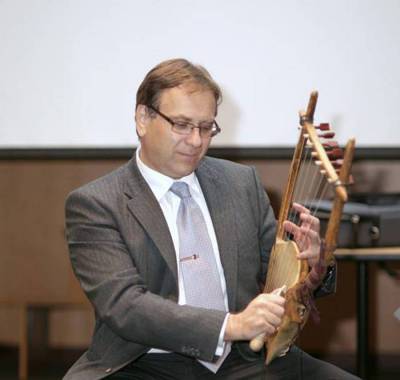 Υποψήφιο για βραβείο Public το “Ευ ζην” του Νίκου Ξανθούλη