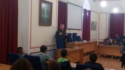 Μαθητές στο ιστορικό δημαρχείο Καλαμάτας