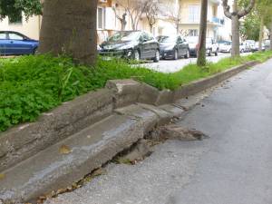 Στη μέση η παρέμβαση στη Θεμιστοκλέους