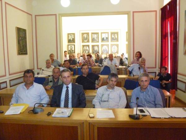 Ψήφισμα κατά της ιδιωτικοποίησης του αεροδρομίου στο Δημοτικό Συμβούλιο Καλαμάτας