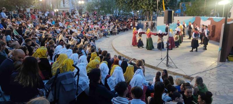 Μοντέρνοι και παραδοσιακοί χοροί στη Μεσσήνη