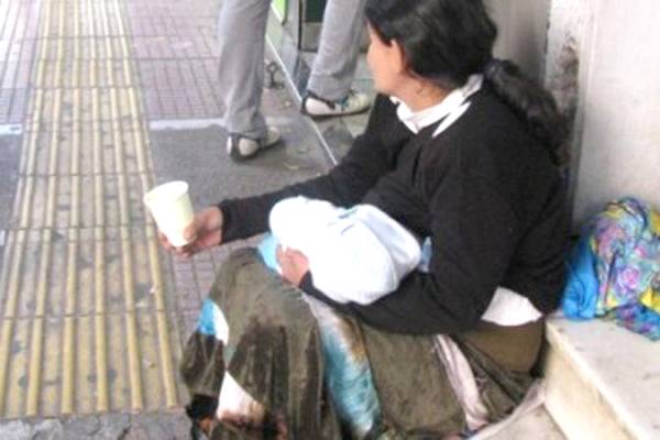 Στη ζητιανιά από... 3 χρονών στην Καλαμάτα