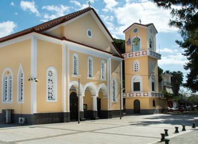 Συνάξεις νέων στην Ενοριακή Στέγη του Ιερού Ναού Αναλήψεως