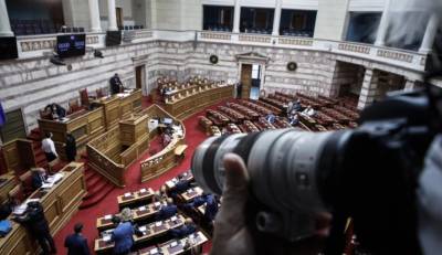 Βουλή: Ξεκίνησε η επεξεργασία του νομοσχεδίου με παρατάσεις μέτρων για την αντιμετώπιση της πανδημίας