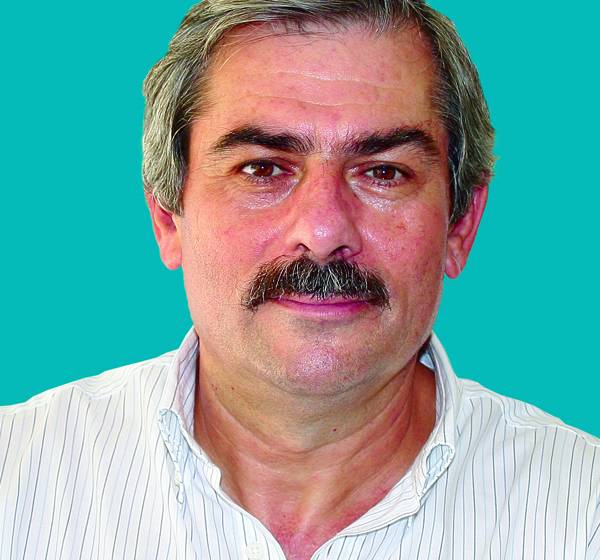 Ο Θανάσης Πετράκος στην &quot;Ε&quot;: &quot;Οι κυβερνητικές συνεργασίες υποστηρικτικοί μηχανισμοί των μνημονίων&quot;