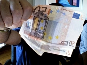 Αναβλήθηκε πάλι η δίκη του υπαλλήλου της ΔΕΗ που κατηγορείται για χρηματισμό