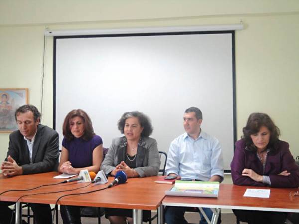 &quot;Η φάρμα του Διαδικτύου&quot; στην κεντρική σκηνή του ΔΗΠΕΘΕΚ