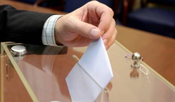 Σκληρές κόντρες στη μάχη του σταυρού σε Περιφέρεια και μεγάλους δήμους