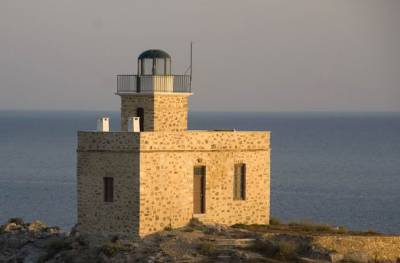 46.000 ευρώ για φάρο στο λιμάνι της Κορώνης