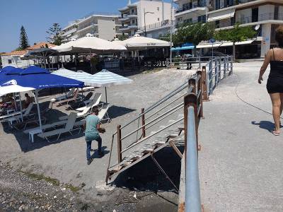Επισκευάστηκε η σκάλα στα «Βραχάκια»