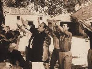 Οι θεωρίες συνωμοσίας τρέφουν  λαμόγια και καιροσκόπους.
