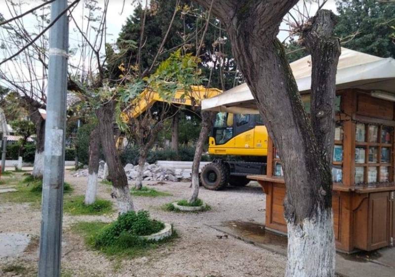 Διακοπή εργασιών στην πλατεία Φιλιατρών ζήτησε η Υπηρεσία Νεωτέρων Μνημείων