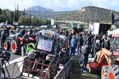 Αυτοκινητόδρομος "Μορέα": Μπλόκα σε Θουρία, Νεστάνη και Αρχαία Νεμέα