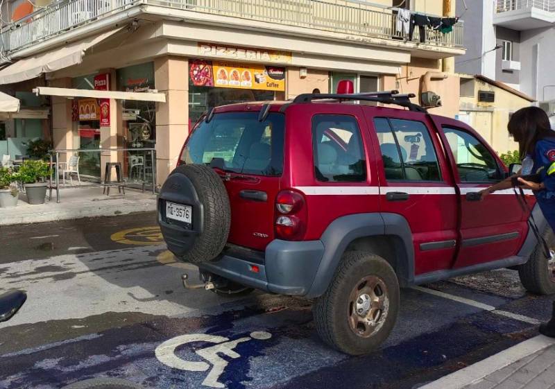 Καλαμάτα: Φωτιά σε ξενοδοχείο της Ναυαρίνου