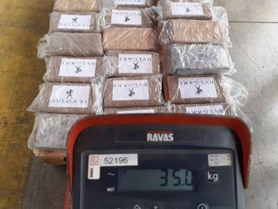 35 κιλά κοκαΐνης σε φορτίο με μπανάνες εντόπισε η ΑΑΔΕ