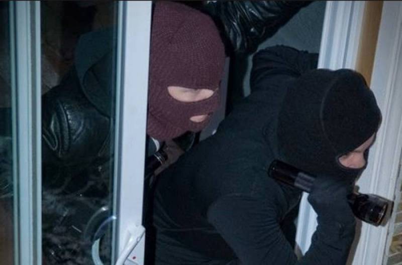 Εκλεψαν 75χρονη στη Μεγάλη Μαντίνεια: Κατάλαβε τους κλέφτες, αλλά έκανε ότι κοιμόταν!