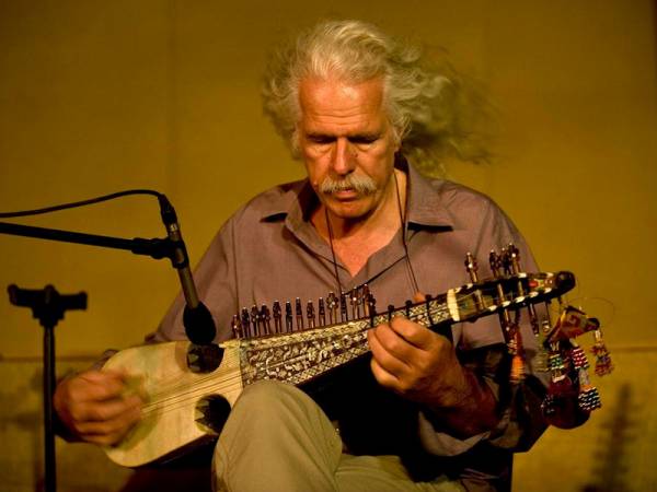Ο Ross Daly στην &quot;Ε&quot;: “Ενας πραγματικός πολιτισμός δεν μπορεί να στηριχτεί σε συνήθειες” (vid)