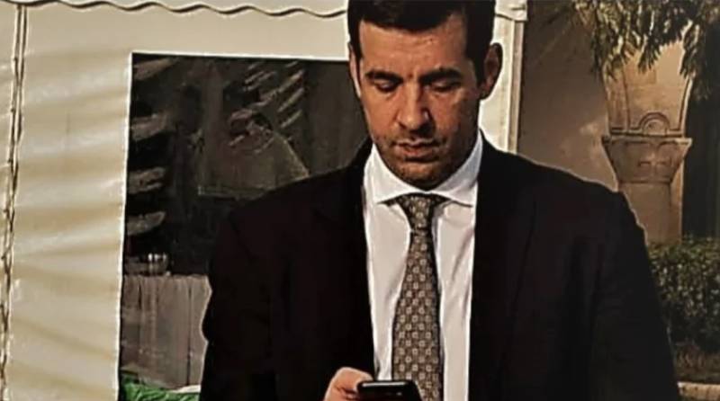 Όλος ο Κασσελάκης σε μια φωτογραφία