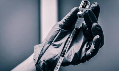 Συνδυασμό εμβολίων κατά του κορονοϊού δοκιμάζει το πανεπιστήμιο της Οξφόρδης