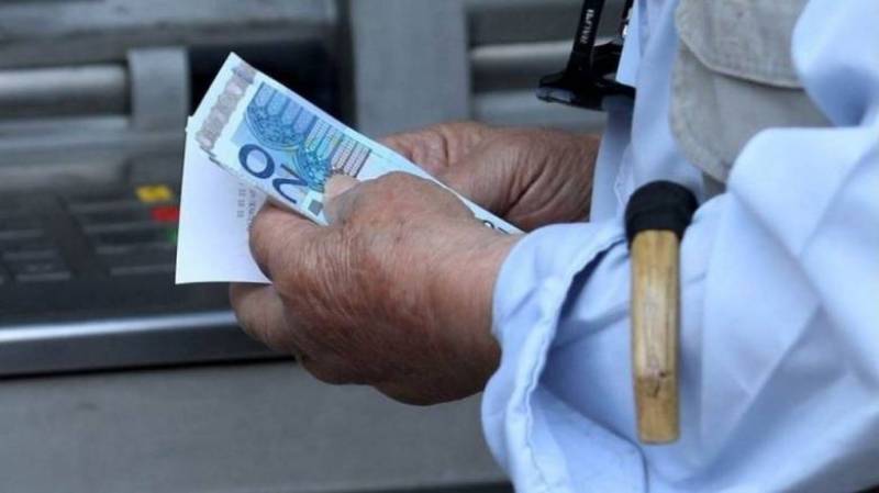 Μπαράζ πληρωμών την ερχόμενη εβδομάδα - Δώρο Χριστουγέννων, συντάξεις &amp; επίδομα θέρμανσης (Βίντεο)