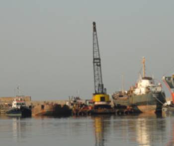 Πουλήθηκε ο γερανός του λιμανιού της Καλαμάτας