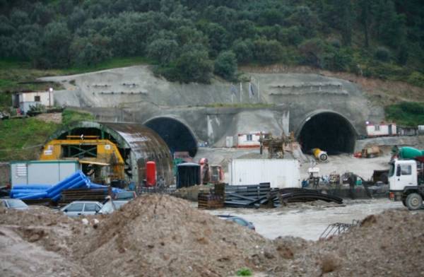 Ολυμπία Οδός: Επέκταση κυκλοφοριακών ρυθμίσεων στον κόμβο Ξυλοκάστρου
