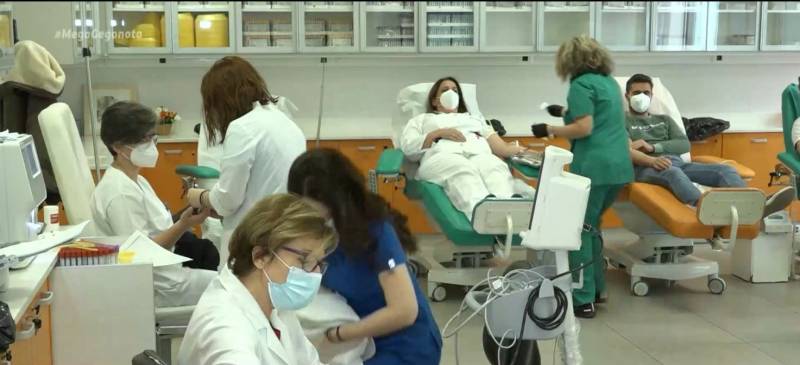 Αιμοδοσία: Δώρο ζωής από τους εργαζομένους στον «Ευαγγελισμό» (βίντεο)