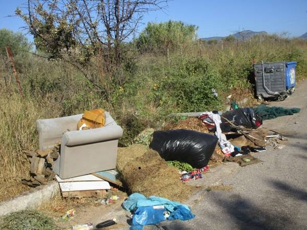 Αυτοσχέδιες χωματερές