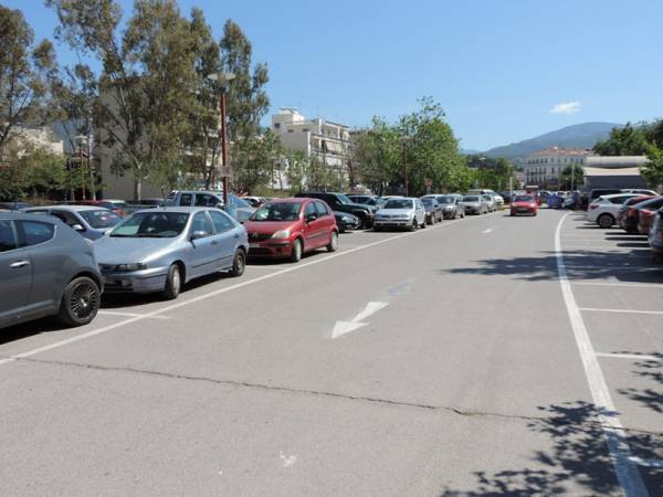 Καλαμάτα: Μέχρι τις 10 Ιανουαρίου σε ιδιώτη τα πάρκινγκ του Νέδοντα