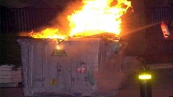 58χρονος στη Μεσσήνη έβαλε φωτιά σε κάδους: Προτιμά τις φυλακές από την κοινωνία!!!
