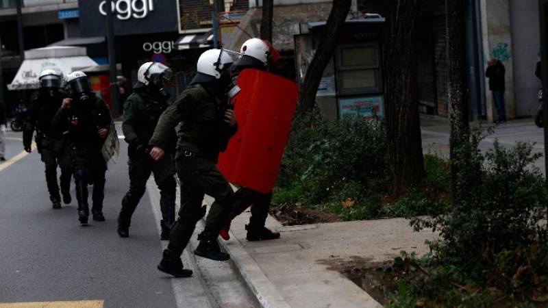 Επεισόδια σε Σύνταγμα, Ομόνοια και Εξάρχεια - 6 συλλήψεις και 6 προσαγωγές