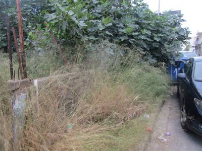 Εκλεισε το πεζοδρόμιο