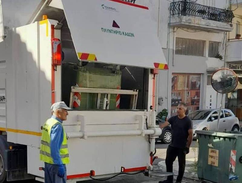 Ο Λεβεντάκης για μηχάνημα πλύσης κάδων απορριμμάτων