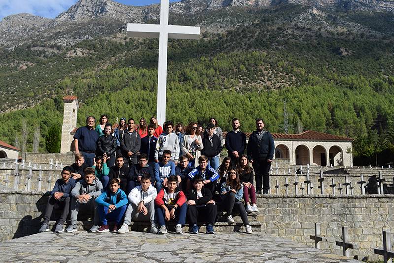 Ταξίδι μνήμης στο έπος του &#039;40 από μαθητές των εκπαιδευτηρίων Μπουγά (βίντεο)