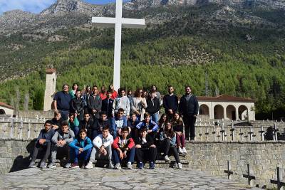 Ταξίδι μνήμης στο έπος του '40 από μαθητές των εκπαιδευτηρίων Μπουγά (βίντεο)