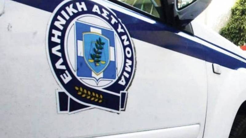Συνελήφθη 24χρονος, μέλος συμμορίας που λήστεψε κοσμηματοπωλείο στη Βάρη