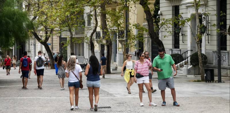 Κορονοϊός: Η κυβέρνηση περιμένει δύσκολο φθινόπωρο - Ανακοινώνει μέτρα για ανεμβολίαστους