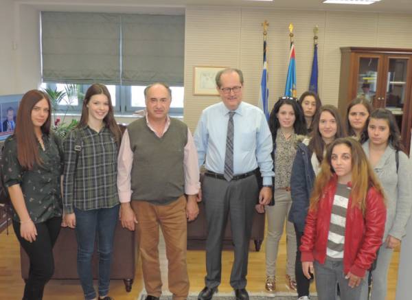 8 μαθήτριες του ΟΑΕΔ για πρακτική στο Δήμο Καλαμάτας