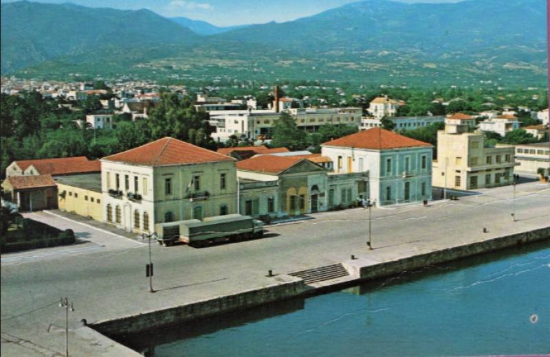 Η πλατεία Τελωνείου