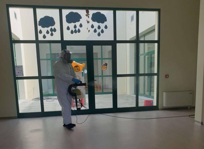Μεσσηνία: Θετικός στον κορονοϊό εκπαιδευτικός στην Πύλο - Απολύμανση σε σχολεία της περιοχής
