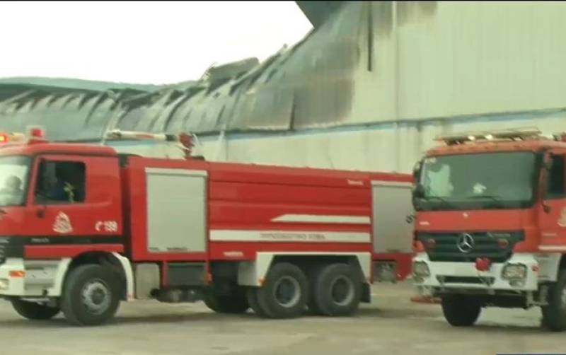 Ηράκλειο: Πυρκαγιά σε αντιπροσωπεία αυτοκινήτων στο Τυμπάκι - Εντοπίστηκε ένας νεκρός άνδρας