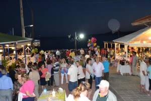 Γεύσεις, μελωδίες και διάθεση στη &quot;Λευκή Γαστρονομική Νύχτα&quot; στο Μάραθο