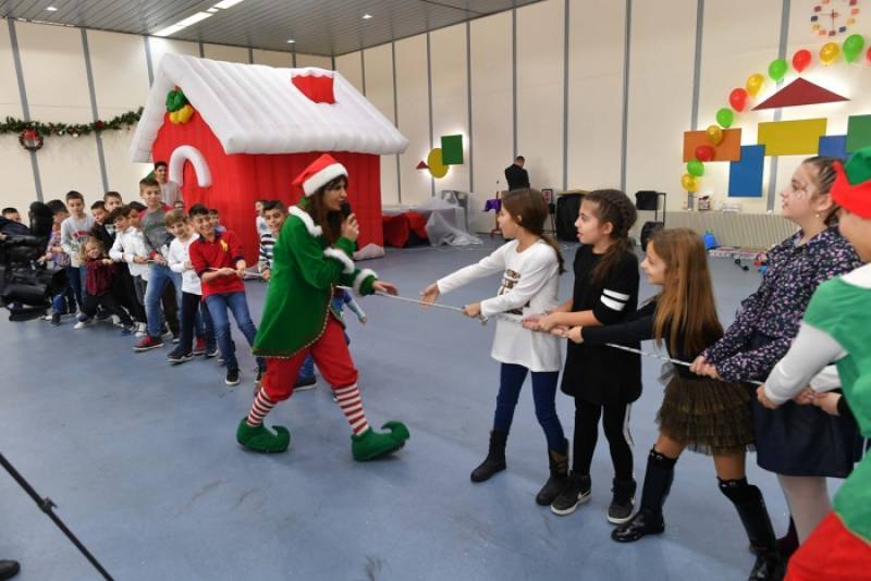 Όμορφη γιορτή για τα παιδιά των εργαζομένων της Καπνοβιομηχανίας Καρέλια