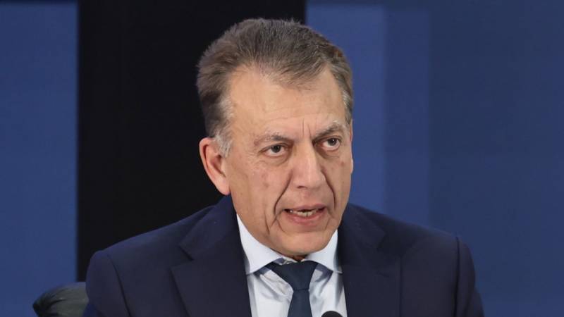 Ελπίδες για ολοκλήρωση των τελικών μπάσκετ: Ο Βρούτσης περιμένει ξεχωριστά Γιαννακόπουλο και Αγγελόπουλους (βίντεο)