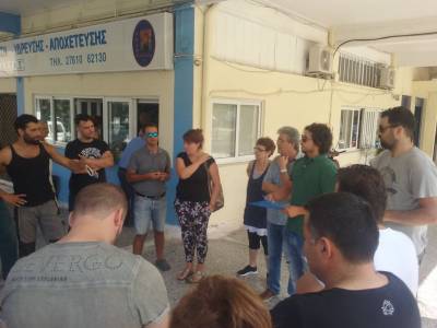 Κυπαρισσία: Διαμαρτυρία επαγγελματιών στο δημαρχείο Τριφυλίας (βίντεο)