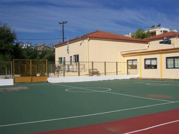 Αγιασμός με κενά στο Ειδικό Νηπιαγωγείο και Δημοτικό